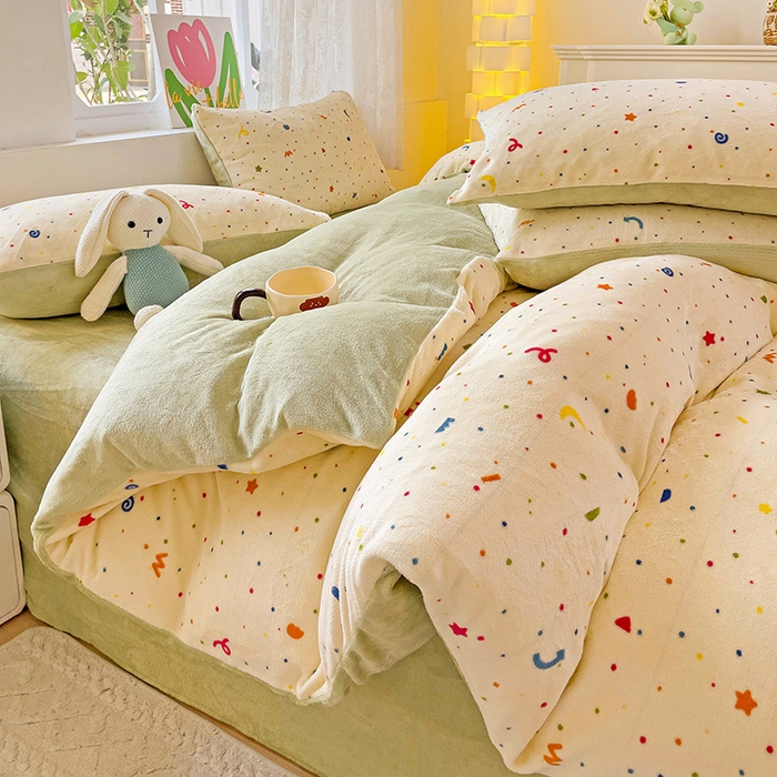 91家纺网 家纺一手货源 找家纺 暖芯优选 2025新款小清新加厚高克重牛奶绒四件套直播热款电商热款 彩虹堂绿