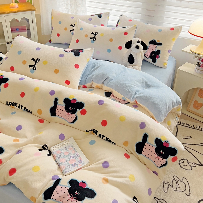 91家纺网 家纺一手货源 找家纺 暖芯优选 2025新款小清新加厚高克重牛奶绒四件套直播热款电商热款 汪汪仙贝