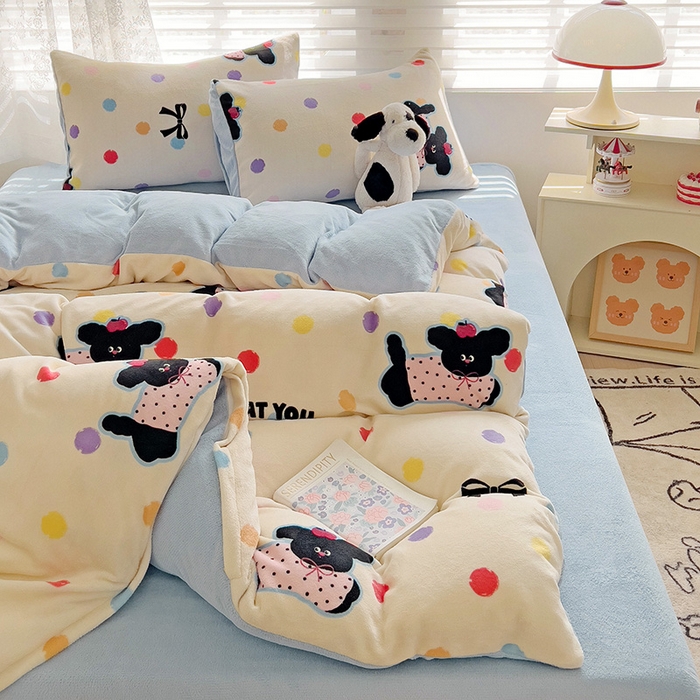 91家纺网 家纺一手货源 找家纺 暖芯优选 2025新款小清新加厚高克重牛奶绒四件套直播热款电商热款 汪汪仙贝