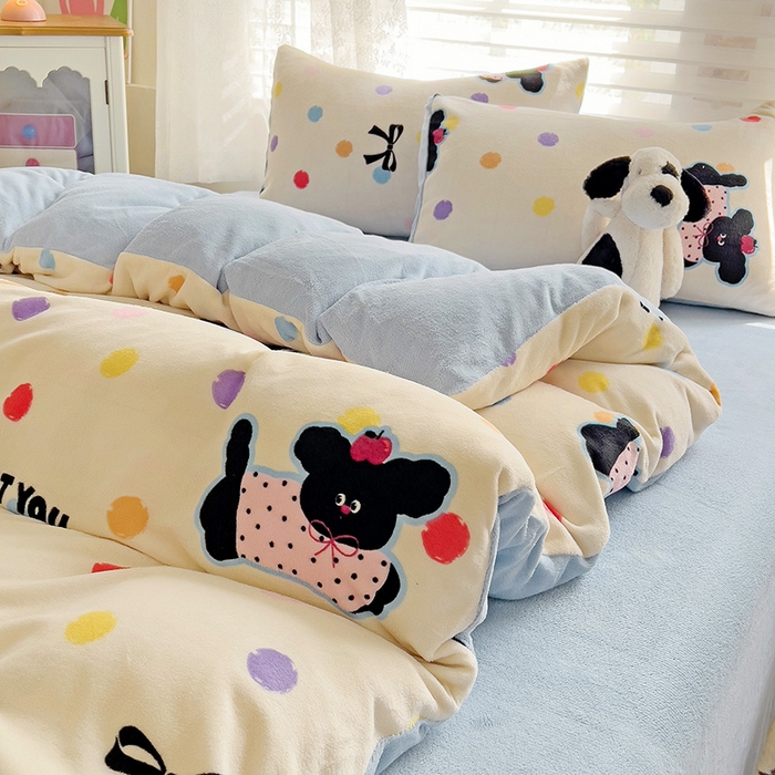 91家纺网 家纺一手货源 找家纺 暖芯优选 2025新款小清新加厚高克重牛奶绒四件套直播热款电商热款 汪汪仙贝