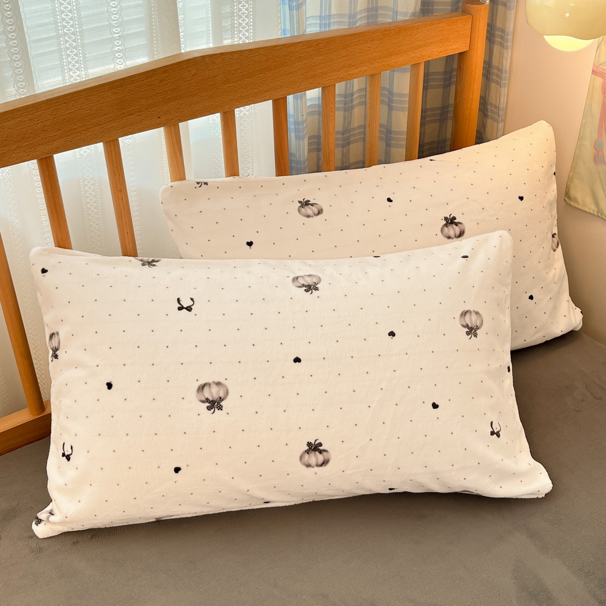 91家纺网 家纺一手货源 找家纺 小叮当家纺仓储工厂店 2025新款牛奶绒印花四件套 简韵南瓜