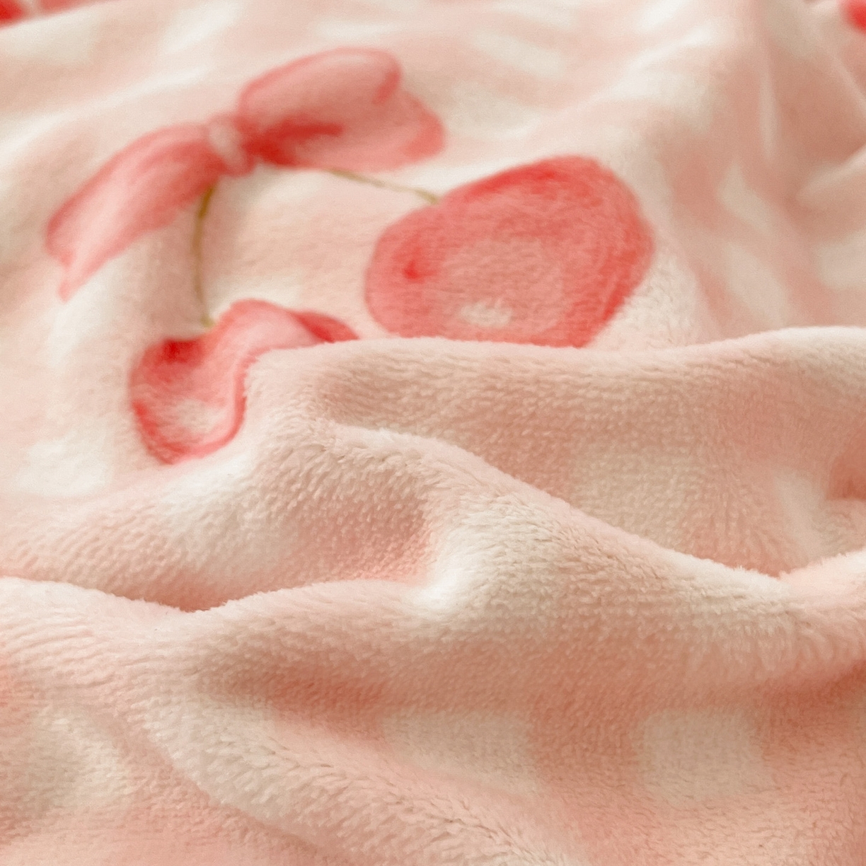 91家纺网 家纺一手货源 找家纺 小叮当家纺仓储工厂店 2025新款牛奶绒印花四件套 格上樱梦