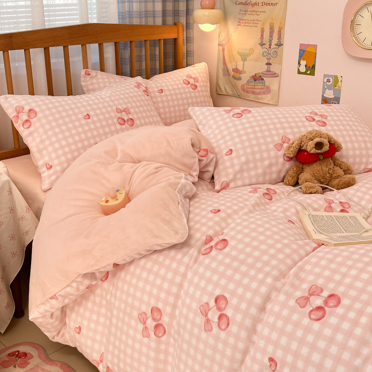 91家纺网 家纺一手货源 找家纺 小叮当家纺仓储工厂店 2025新款牛奶绒印花四件套 格上樱梦