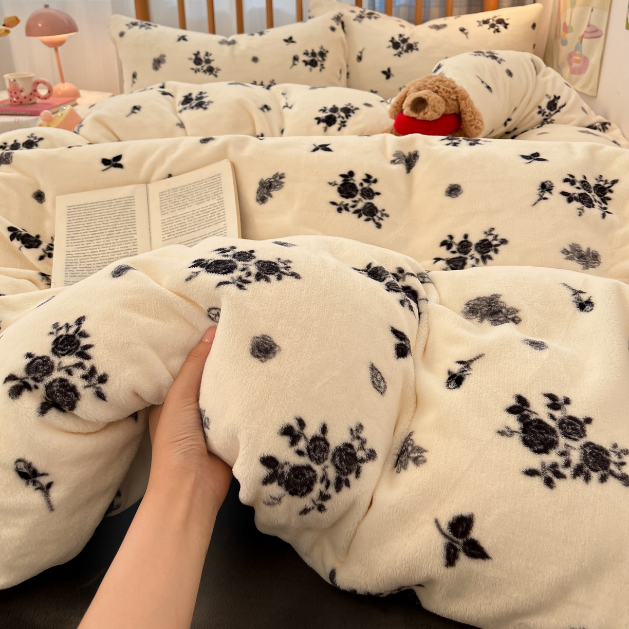 91家纺网 家纺一手货源 找家纺 小叮当家纺仓储工厂店 2025新款牛奶绒印花四件套 花汐