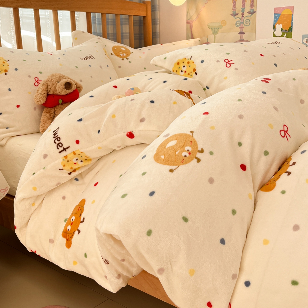 91家纺网 家纺一手货源 找家纺 小叮当家纺仓储工厂店 2025新款牛奶绒印花四件套 饼干派对