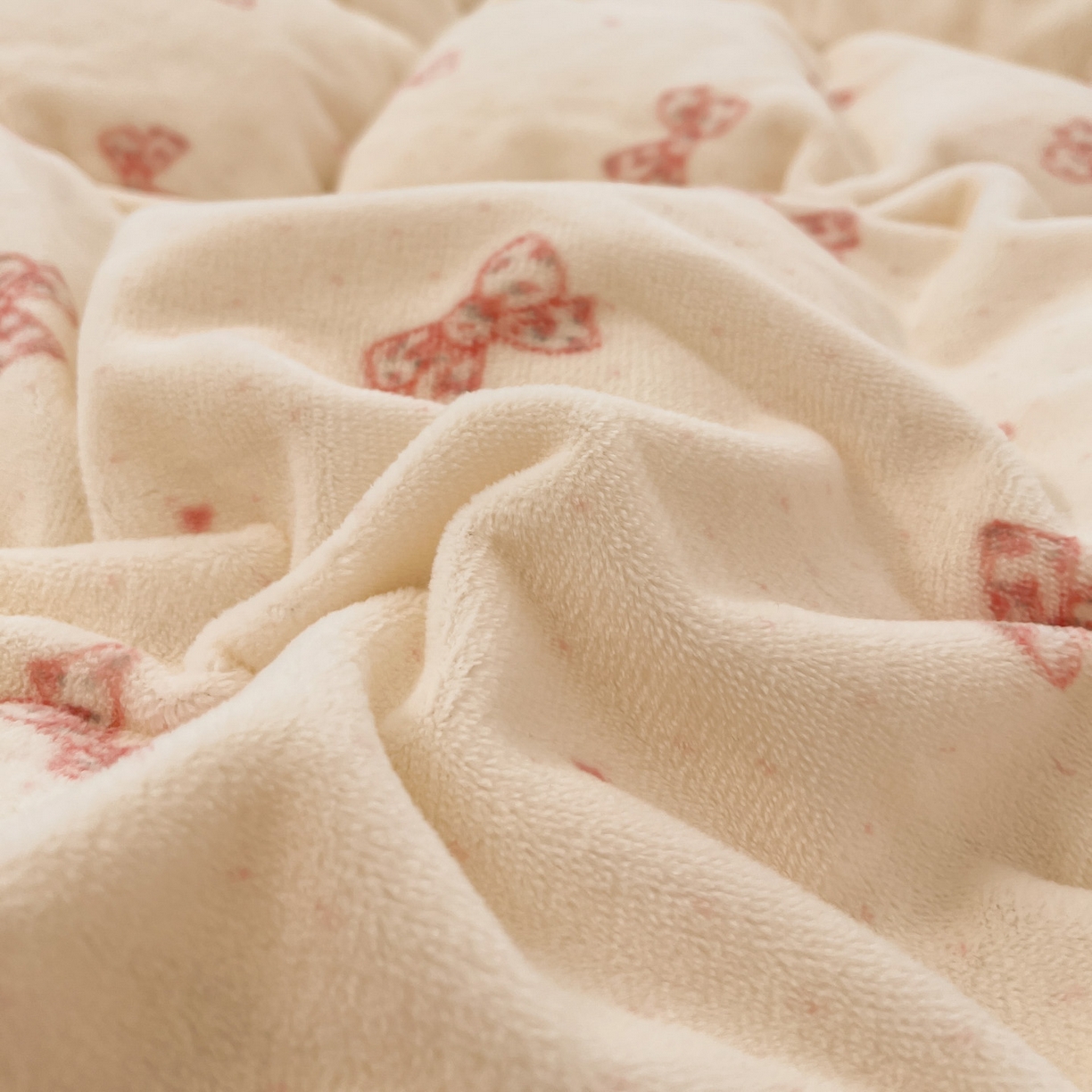 91家纺网 家纺一手货源 找家纺 小叮当家纺仓储工厂店 2025新款牛奶绒印花四件套 桃漾绮梦