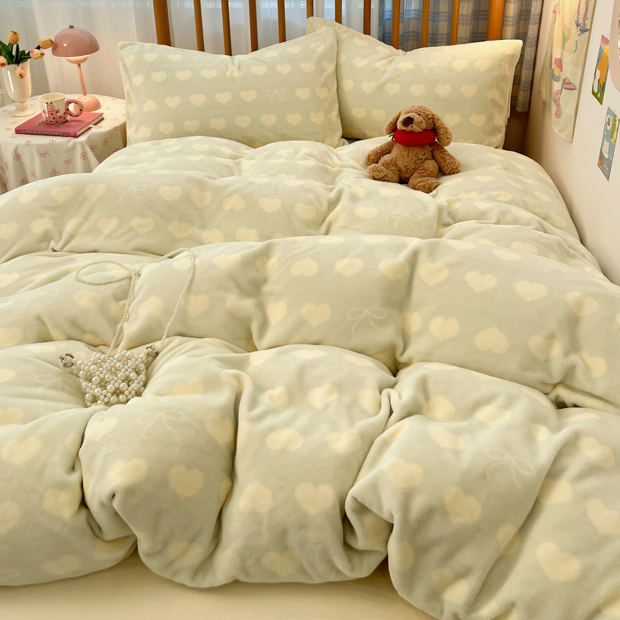 91家纺网 家纺一手货源 找家纺 小叮当家纺仓储工厂店 2025新款牛奶绒印花四件套 爱心蝴蝶结