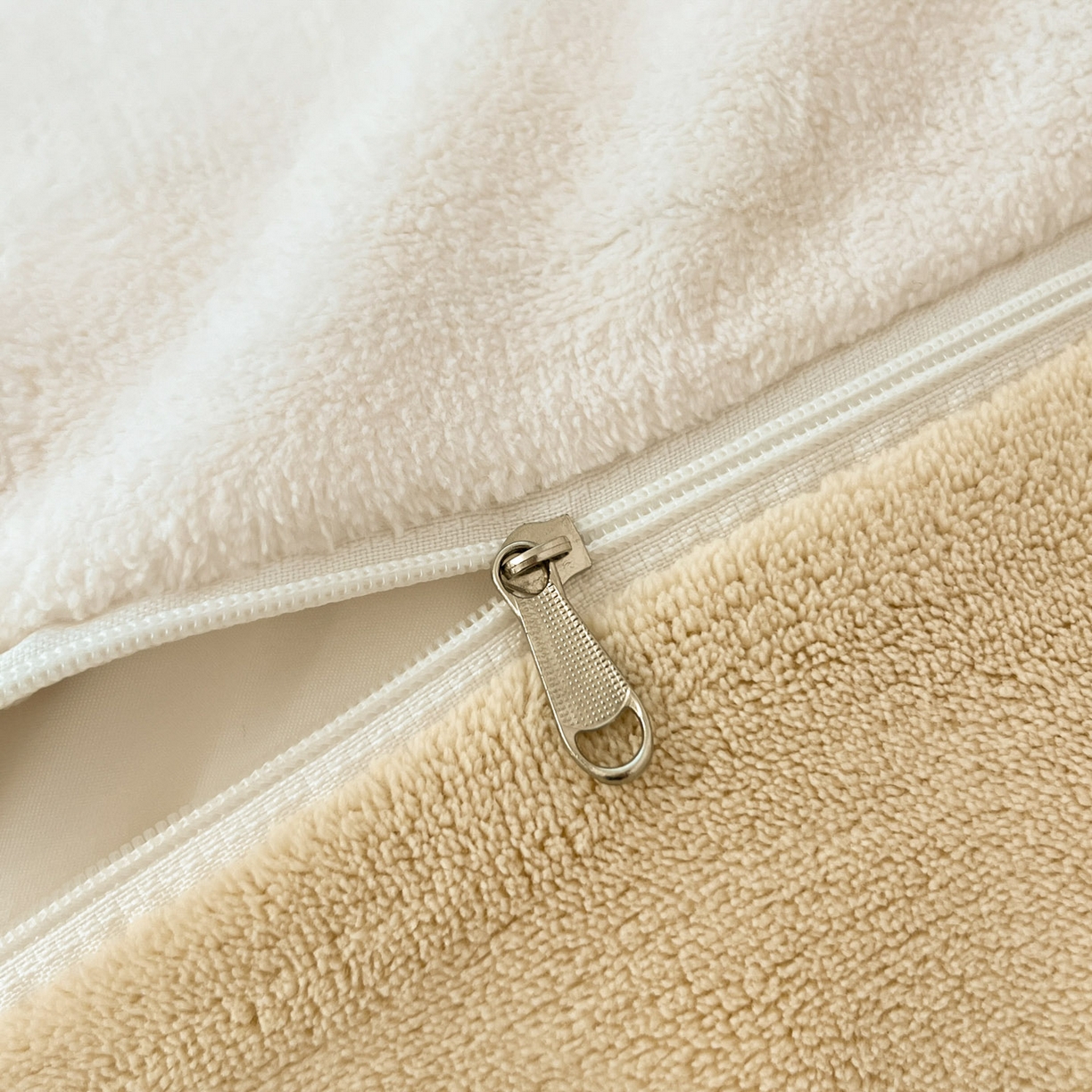 91家纺网 家纺一手货源 找家纺 小叮当家纺仓储工厂店 2025新款牛奶绒印花四件套 小熊心旅