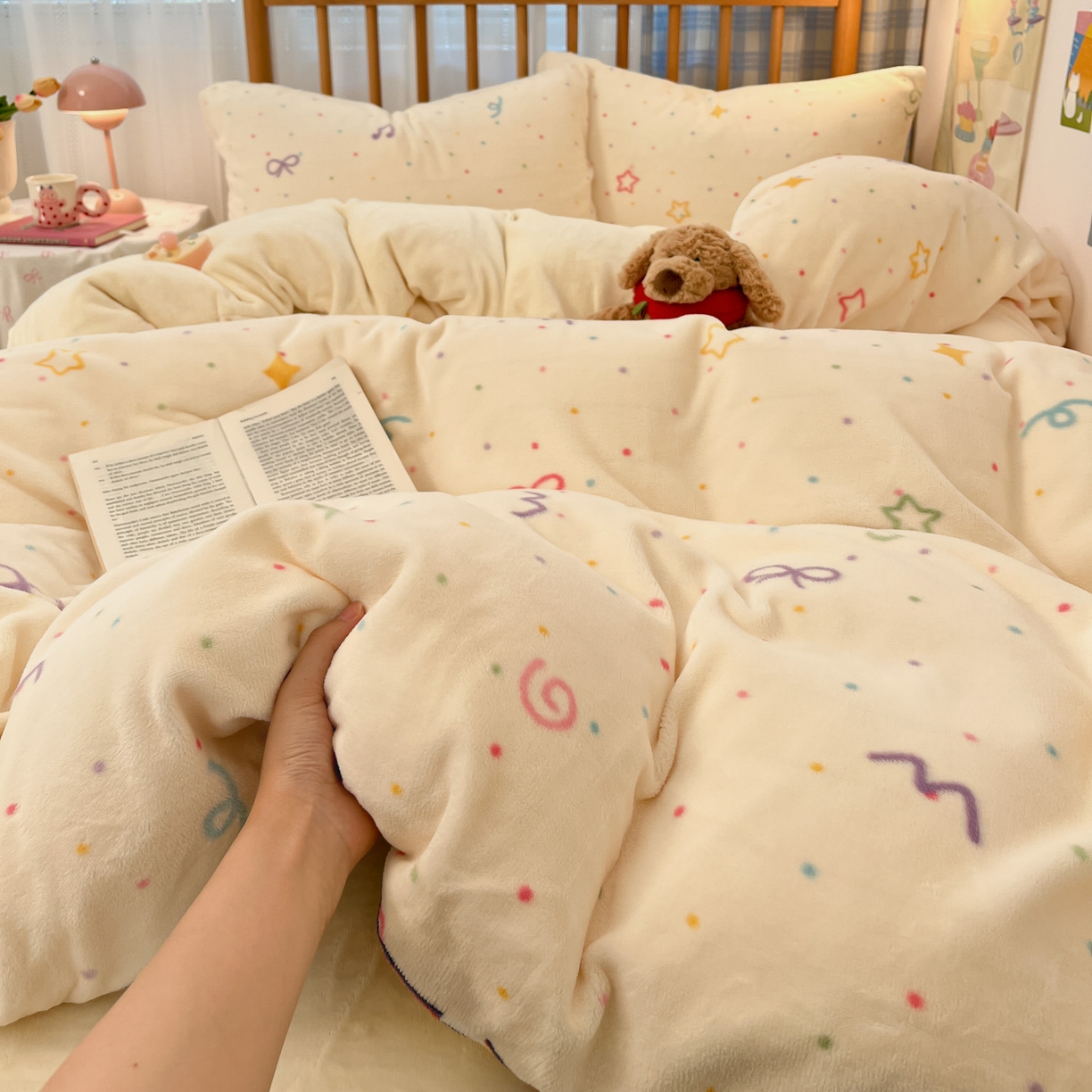 91家纺网 家纺一手货源 找家纺 小叮当家纺仓储工厂店 2025新款牛奶绒印花四件套 星彩梦