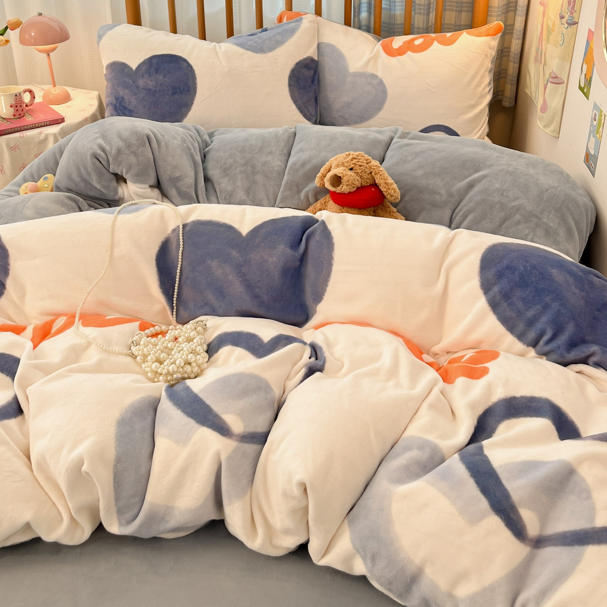 91家纺网 家纺一手货源 找家纺 小叮当家纺仓储工厂店 2025新款牛奶绒印花四件套 爱心絮语