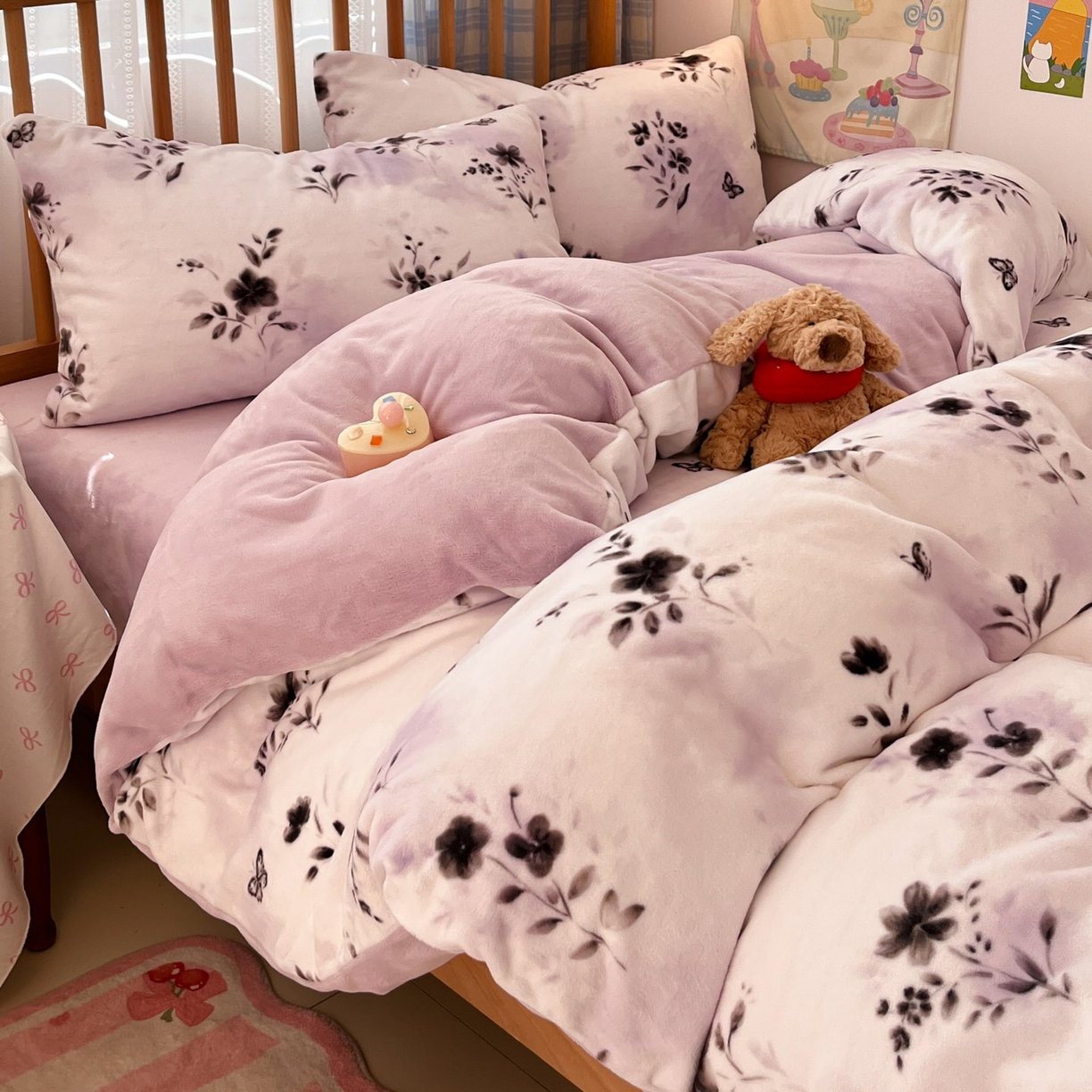 91家纺网 家纺一手货源 找家纺 小叮当家纺仓储工厂店 2025新款牛奶绒印花四件套 魅色佳人