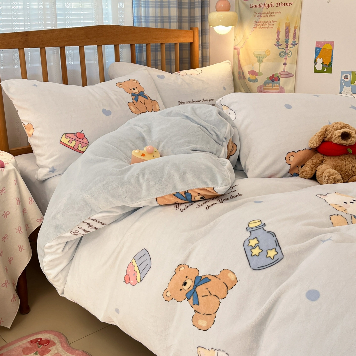 91家纺网 家纺一手货源 找家纺 小叮当家纺仓储工厂店 2025新款牛奶绒印花四件套 星喵萌熊甜梦园