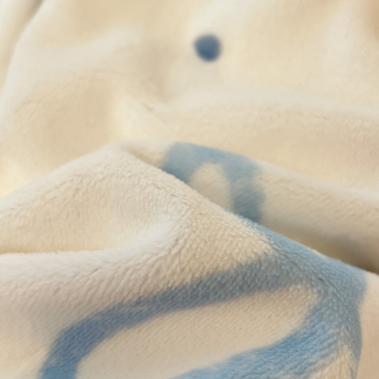 91家纺网 家纺一手货源 找家纺 小叮当家纺仓储工厂店 2025新款牛奶绒印花四件套 平安果