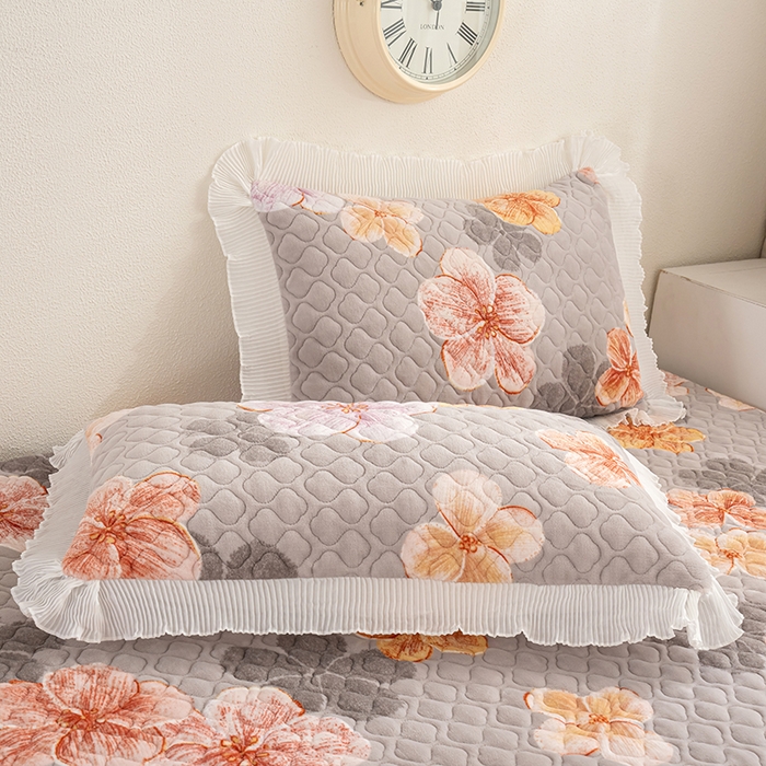 91家纺网 家纺一手货源 找家纺 冬然 2024新款牛奶绒床盖榻榻米床盖炕盖 朵朵花香