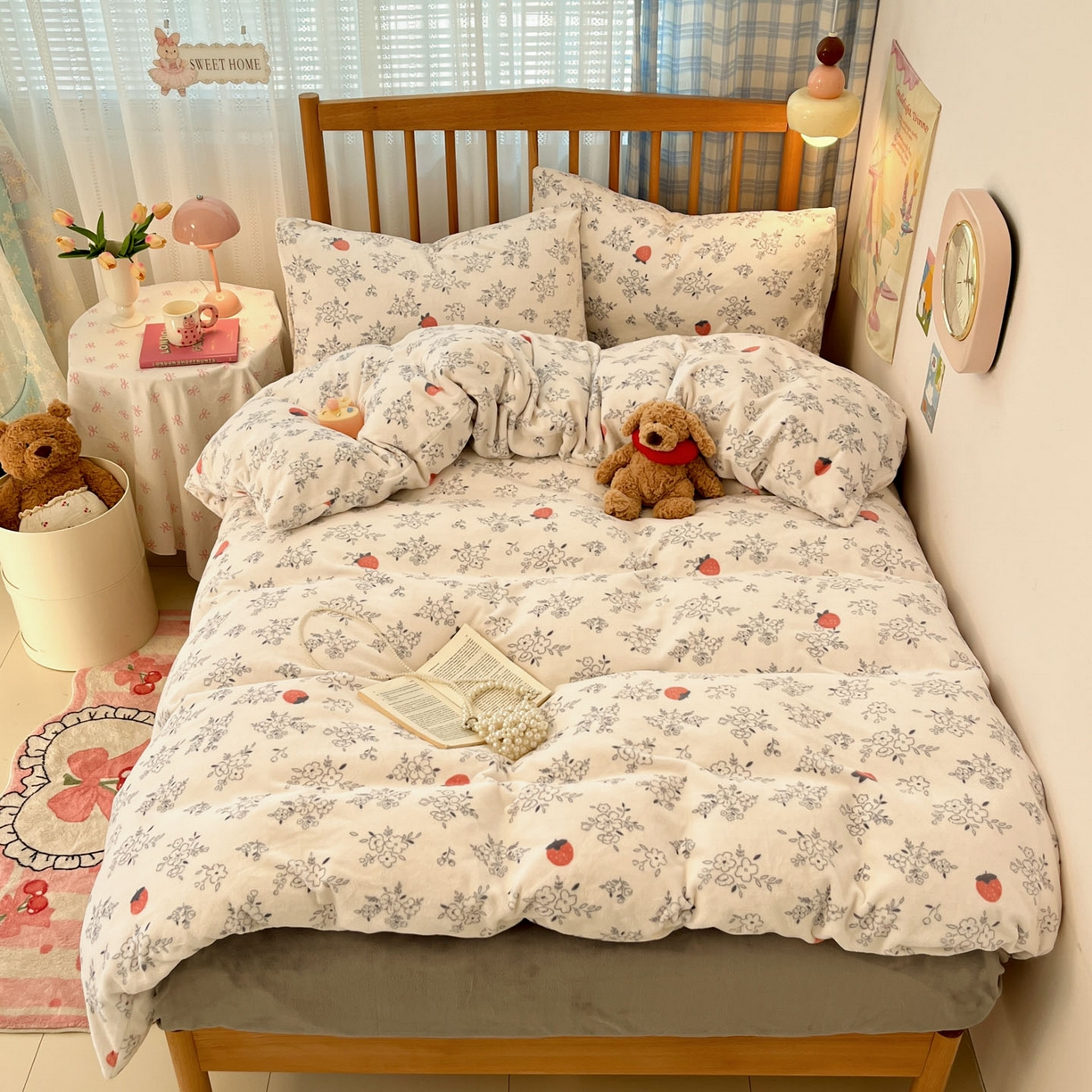 91家纺网 家纺一手货源 找家纺 小叮当家纺仓储工厂店 2025新款牛奶绒印花四件套 浅花莓语