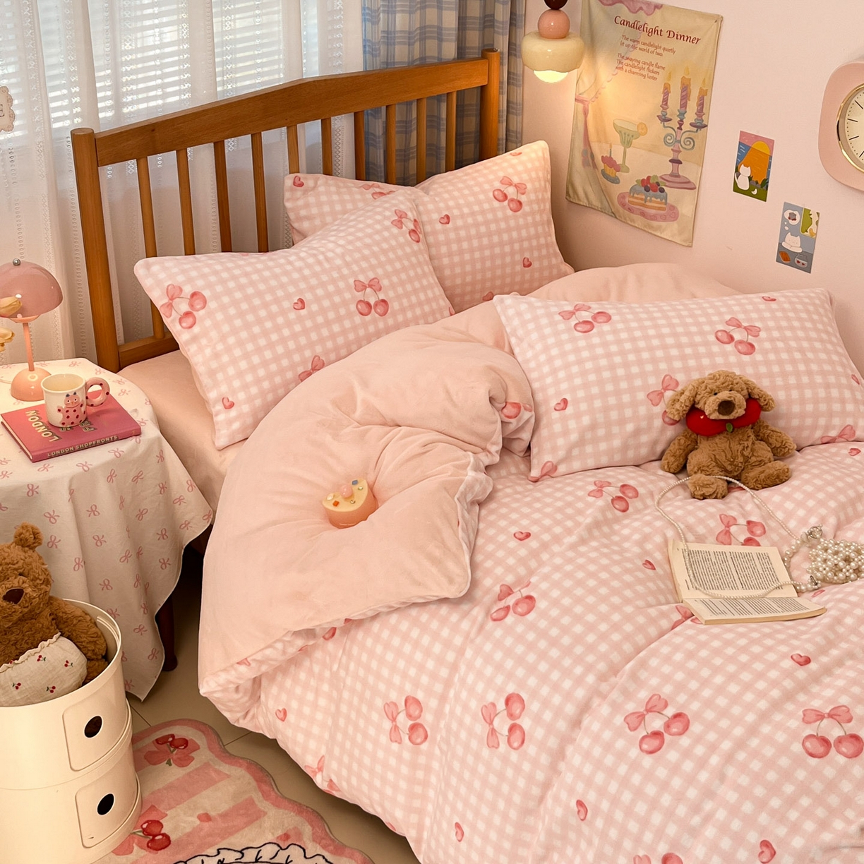 91家纺网 家纺一手货源 找家纺 小叮当家纺仓储工厂店 2025新款牛奶绒印花四件套 格上樱梦