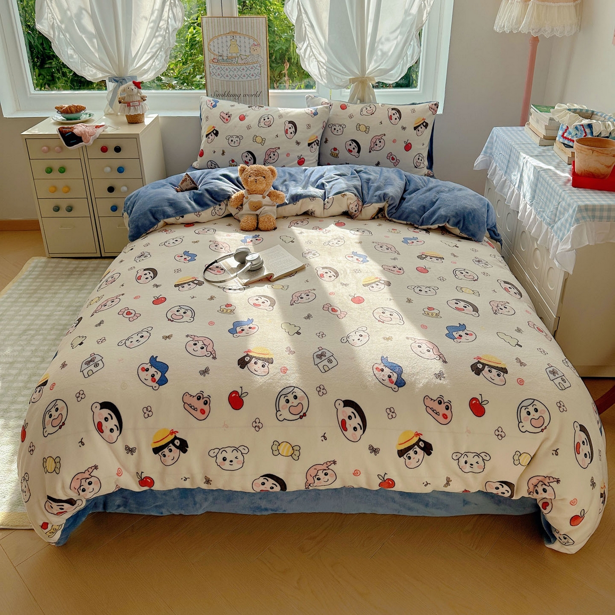 91家纺网 家纺一手货源 找家纺 暖芯优选 2025新款小清新加厚高克重牛奶绒四件套直播热款电商热款 欢乐男孩