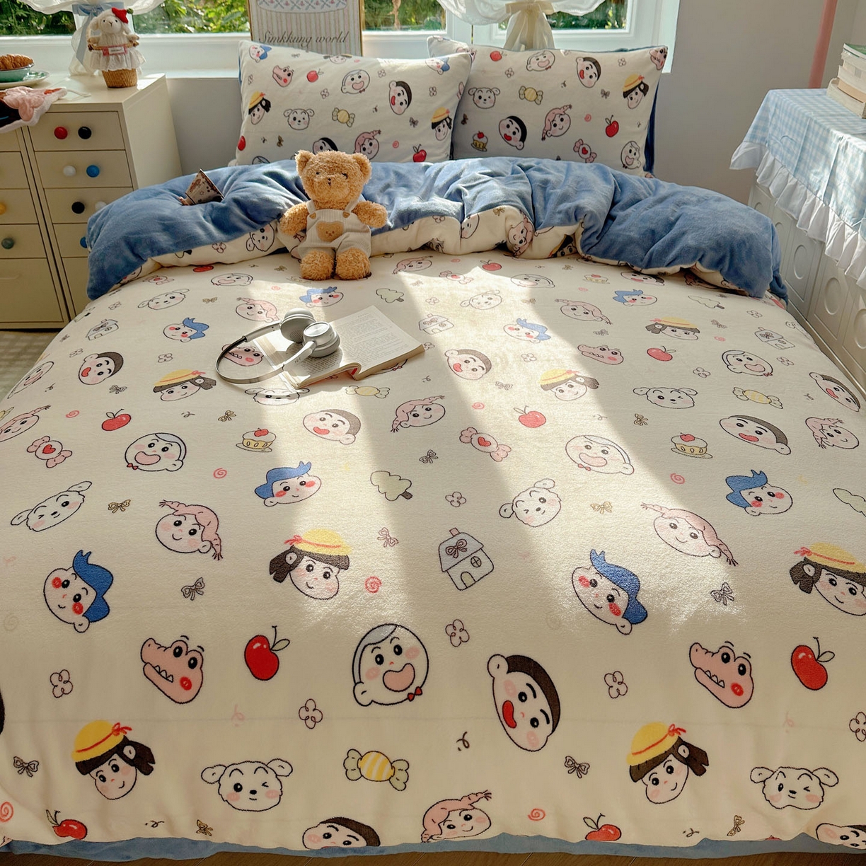 91家纺网 家纺一手货源 找家纺 暖芯优选 2025新款小清新加厚高克重牛奶绒四件套直播热款电商热款 欢乐男孩