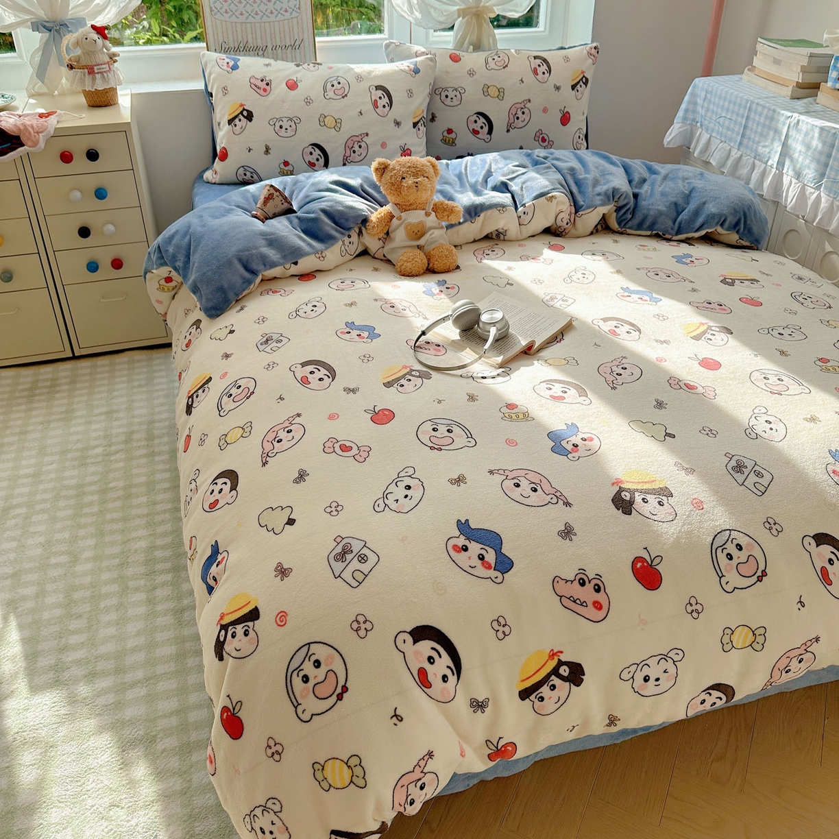 91家纺网 家纺一手货源 找家纺 暖芯优选 2025新款小清新加厚高克重牛奶绒四件套直播热款电商热款 欢乐男孩