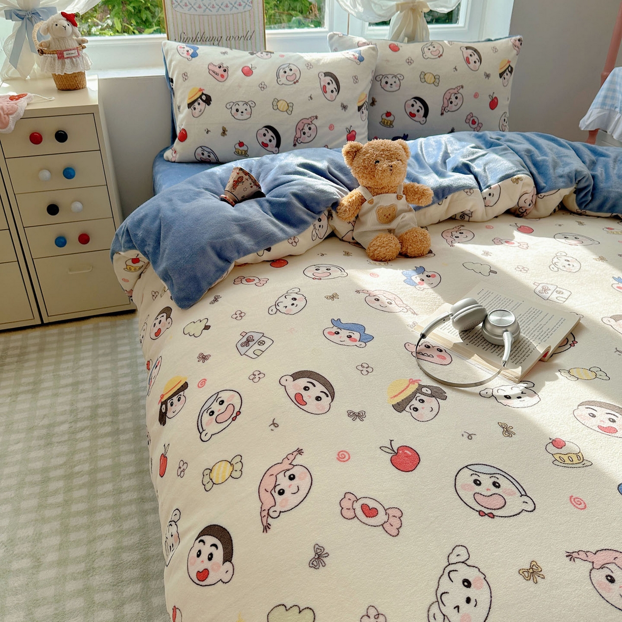 91家纺网 家纺一手货源 找家纺 暖芯优选 2025新款小清新加厚高克重牛奶绒四件套直播热款电商热款 欢乐男孩