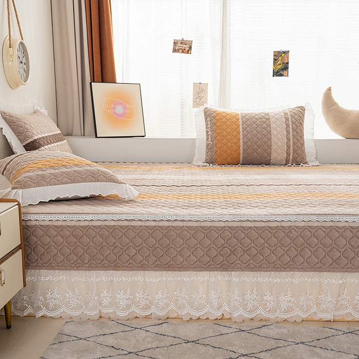 91家纺网 家纺一手货源 找家纺 冬然 2024新款牛奶绒床盖榻榻米床盖炕盖 经典条纹