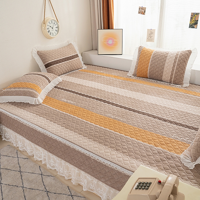 91家纺网 家纺一手货源 找家纺 冬然 2024新款牛奶绒床盖榻榻米床盖炕盖 经典条纹