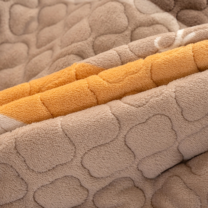 91家纺网 家纺一手货源 找家纺 冬然 2024新款牛奶绒床盖榻榻米床盖炕盖 经典条纹