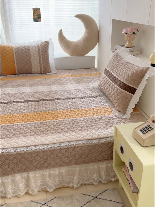 91家纺网 家纺一手货源 找家纺 冬然 2024新款牛奶绒床盖榻榻米床盖炕盖 经典条纹