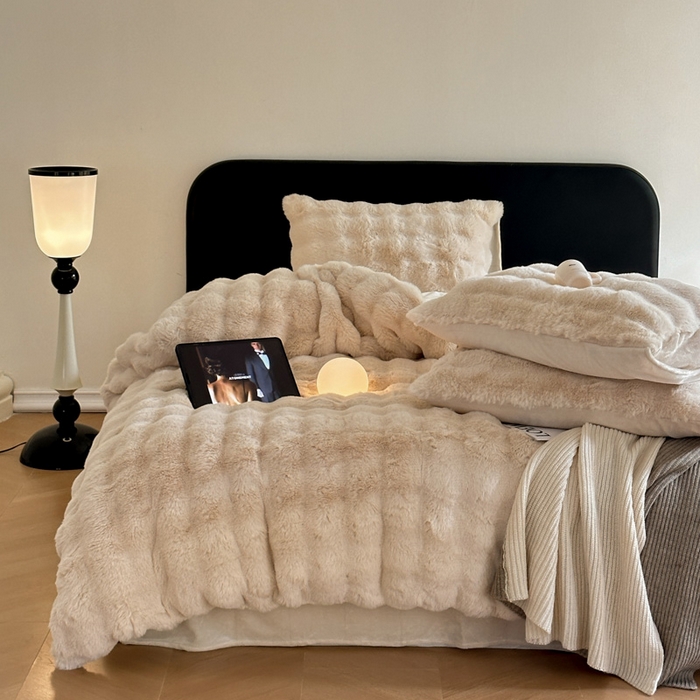 91家纺网 家纺一手货源 找家纺 小叮当家纺仓储工厂店 （买家秀 爆款不断货）2025新款A类母婴级兔兔绒大泡泡牛奶绒珊瑚绒雪花绒四件套 雅致-米杏