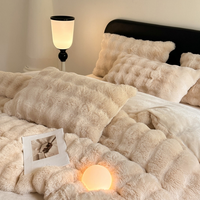 91家纺网 家纺一手货源 找家纺 小叮当家纺仓储工厂店 （买家秀 爆款不断货）2025新款A类母婴级兔兔绒大泡泡牛奶绒珊瑚绒雪花绒四件套 雅致-米杏