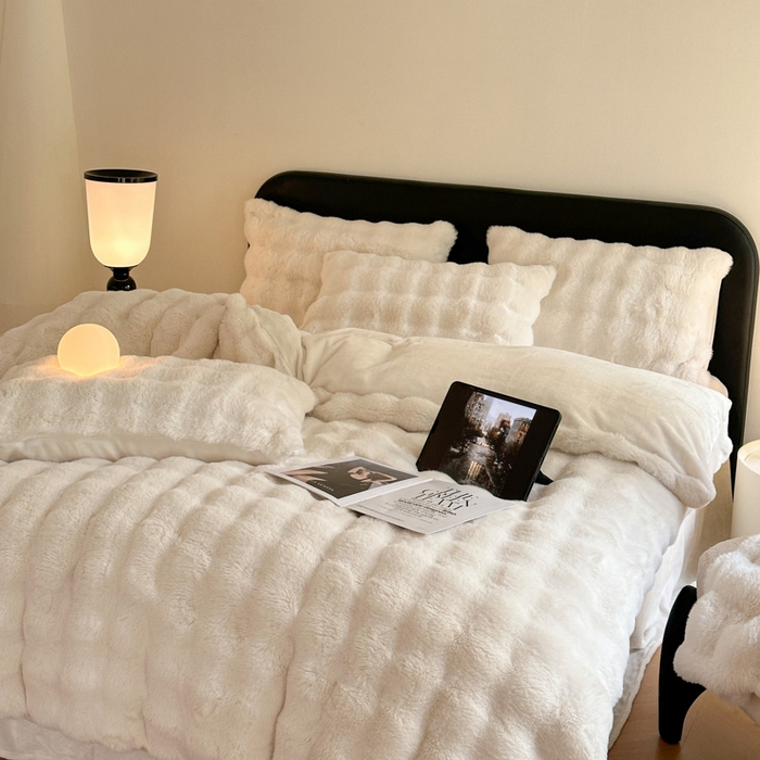 91家纺网 家纺一手货源 找家纺 小叮当家纺仓储工厂店 （买家秀 爆款不断货）2025新款A类母婴级兔兔绒大泡泡牛奶绒珊瑚绒雪花绒四件套 雅致-暖白