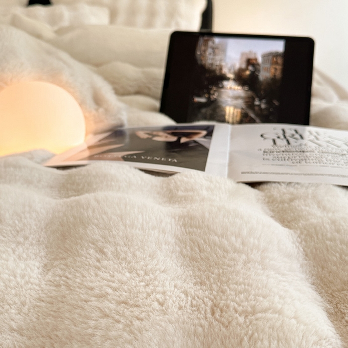 91家纺网 家纺一手货源 找家纺 小叮当家纺仓储工厂店 （买家秀 爆款不断货）2025新款A类母婴级兔兔绒大泡泡牛奶绒珊瑚绒雪花绒四件套 雅致-暖白