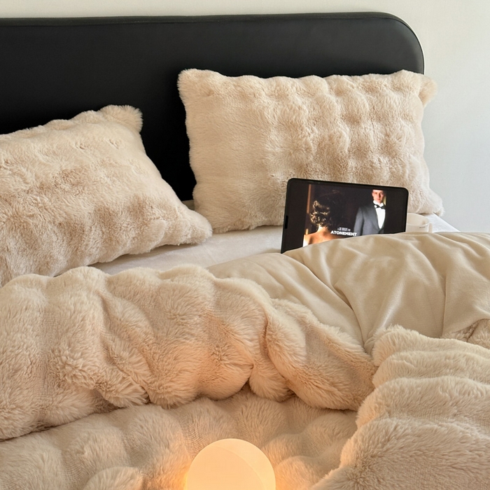 91家纺网 家纺一手货源 找家纺 小叮当家纺仓储工厂店 （买家秀 爆款不断货）2025新款A类母婴级兔兔绒大泡泡牛奶绒珊瑚绒雪花绒四件套 雅致-米杏