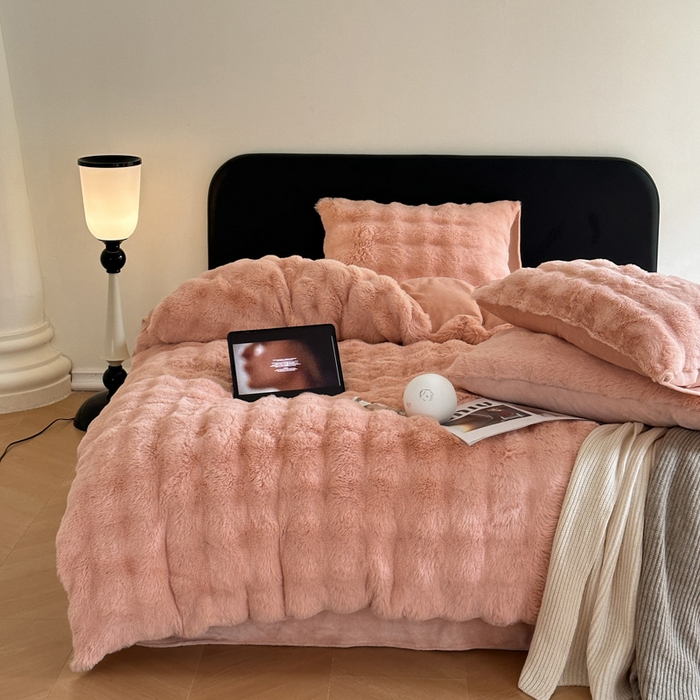 91家纺网 家纺一手货源 找家纺 小叮当家纺仓储工厂店 （买家秀 爆款不断货）2025新款A类母婴级兔兔绒大泡泡牛奶绒珊瑚绒雪花绒四件套 雅致-豆沙