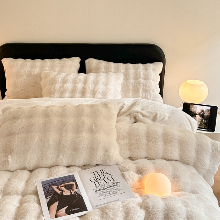 91家纺网 家纺一手货源 找家纺 小叮当家纺仓储工厂店 （买家秀 爆款不断货）2025新款A类母婴级兔兔绒大泡泡牛奶绒珊瑚绒雪花绒四件套 雅致-暖白