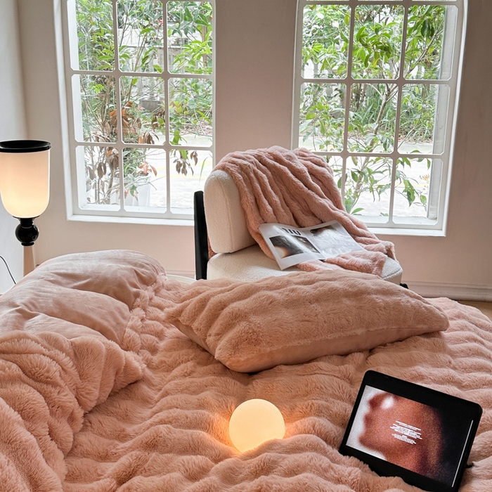 91家纺网 家纺一手货源 找家纺 小叮当家纺仓储工厂店 （买家秀 爆款不断货）2025新款A类母婴级兔兔绒大泡泡牛奶绒珊瑚绒雪花绒四件套 雅致-豆沙