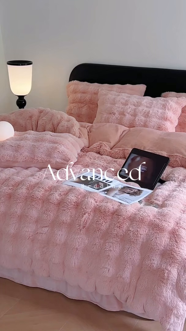 91家纺网 家纺一手货源 找家纺 小叮当家纺仓储工厂店 （买家秀 爆款不断货）2025新款A类母婴级兔兔绒大泡泡牛奶绒珊瑚绒雪花绒四件套 雅致-豆沙