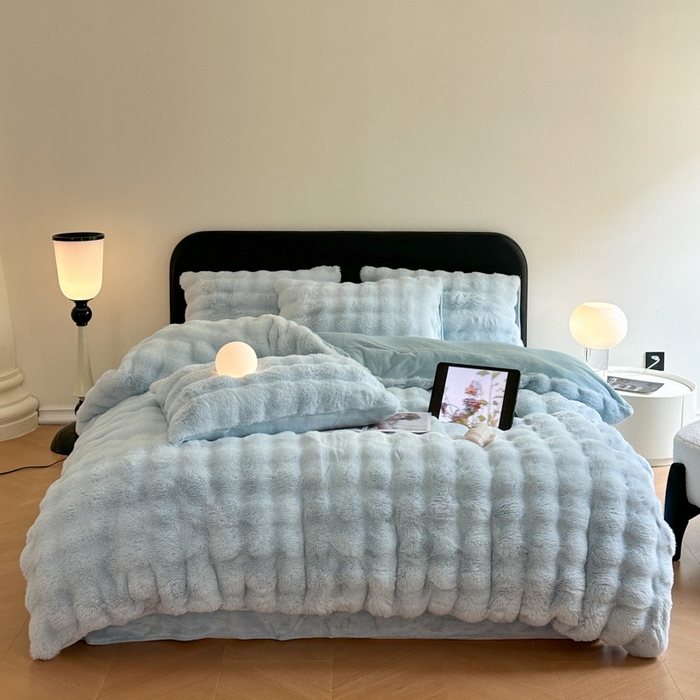 91家纺网 家纺一手货源 找家纺 小叮当家纺仓储工厂店 （买家秀 爆款不断货）2025新款A类母婴级兔兔绒大泡泡牛奶绒珊瑚绒雪花绒四件套 雅致-海蓝