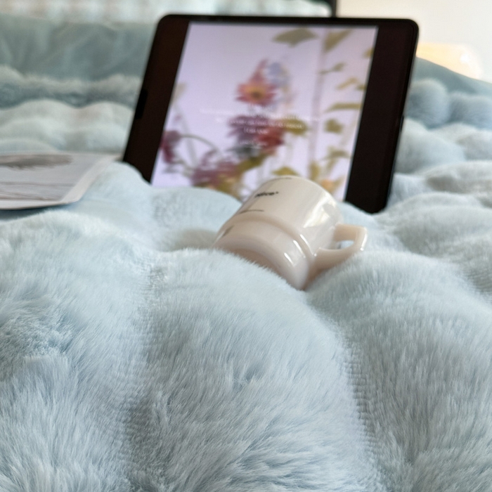 91家纺网 家纺一手货源 找家纺 小叮当家纺仓储工厂店 （买家秀 爆款不断货）2025新款A类母婴级兔兔绒大泡泡牛奶绒珊瑚绒雪花绒四件套 雅致-海蓝