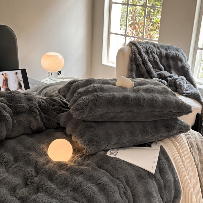 91家纺网 家纺一手货源 找家纺 小叮当家纺仓储工厂店 （买家秀 爆款不断货）2025新款A类母婴级兔兔绒大泡泡牛奶绒珊瑚绒雪花绒四件套 雅致-深灰