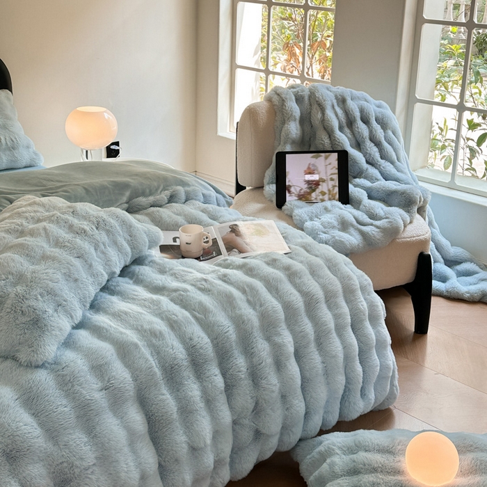 91家纺网 家纺一手货源 找家纺 小叮当家纺仓储工厂店 （买家秀 爆款不断货）2025新款A类母婴级兔兔绒大泡泡牛奶绒珊瑚绒雪花绒四件套 雅致-海蓝