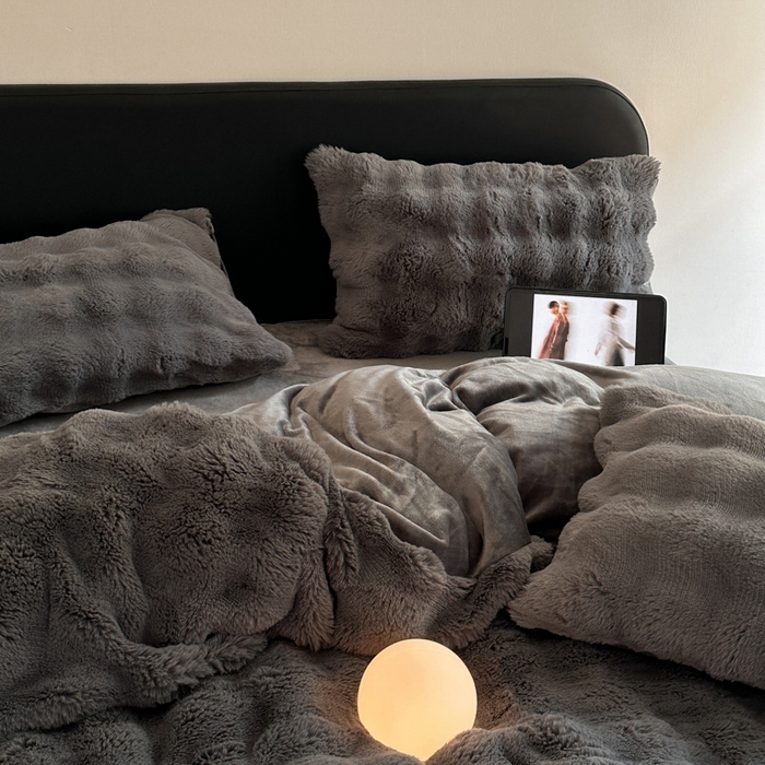 91家纺网 家纺一手货源 找家纺 小叮当家纺仓储工厂店 （买家秀 爆款不断货）2025新款A类母婴级兔兔绒大泡泡牛奶绒珊瑚绒雪花绒四件套 雅致-深灰