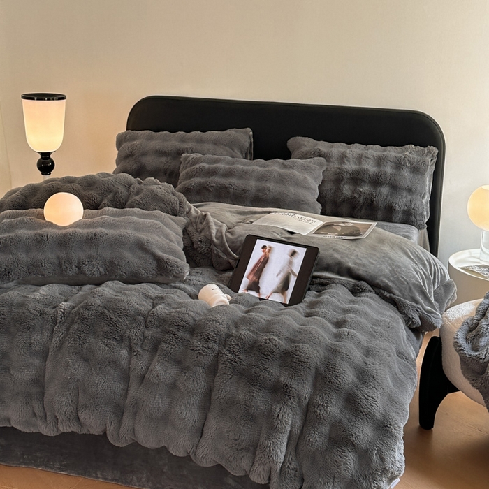 91家纺网 家纺一手货源 找家纺 小叮当家纺仓储工厂店 （买家秀 爆款不断货）2025新款A类母婴级兔兔绒大泡泡牛奶绒珊瑚绒雪花绒四件套 雅致-深灰