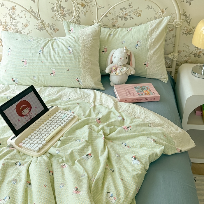 91家纺网 家纺一手货源 找家纺 澜妃 2025新款糯叽叽水洗棉全棉蕾丝花边-艾意系列 艾意-小狗心情