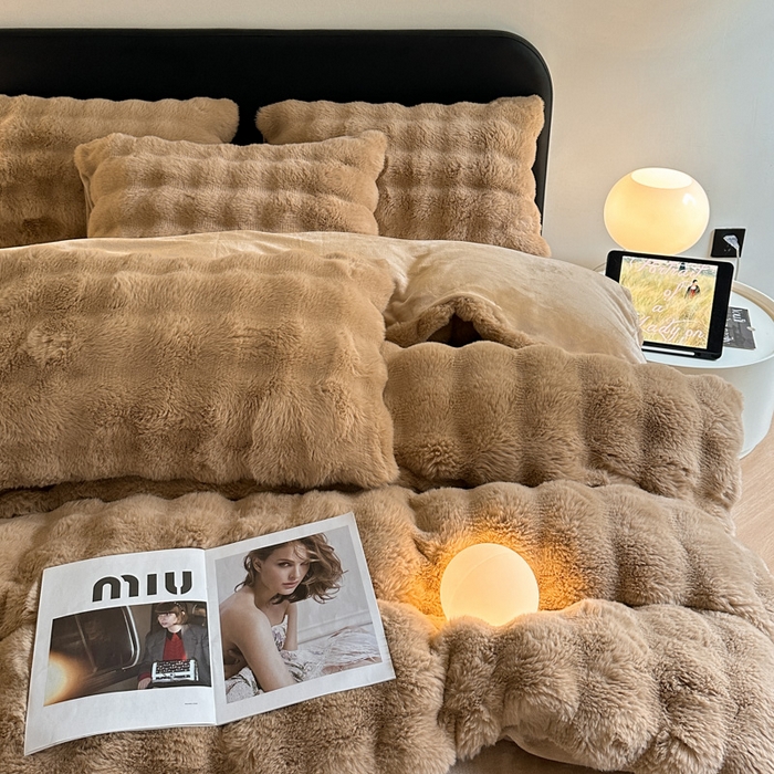 91家纺网 家纺一手货源 找家纺 小叮当家纺仓储工厂店 （买家秀 爆款不断货）2025新款A类母婴级兔兔绒大泡泡牛奶绒珊瑚绒雪花绒四件套 雅致-浅驼