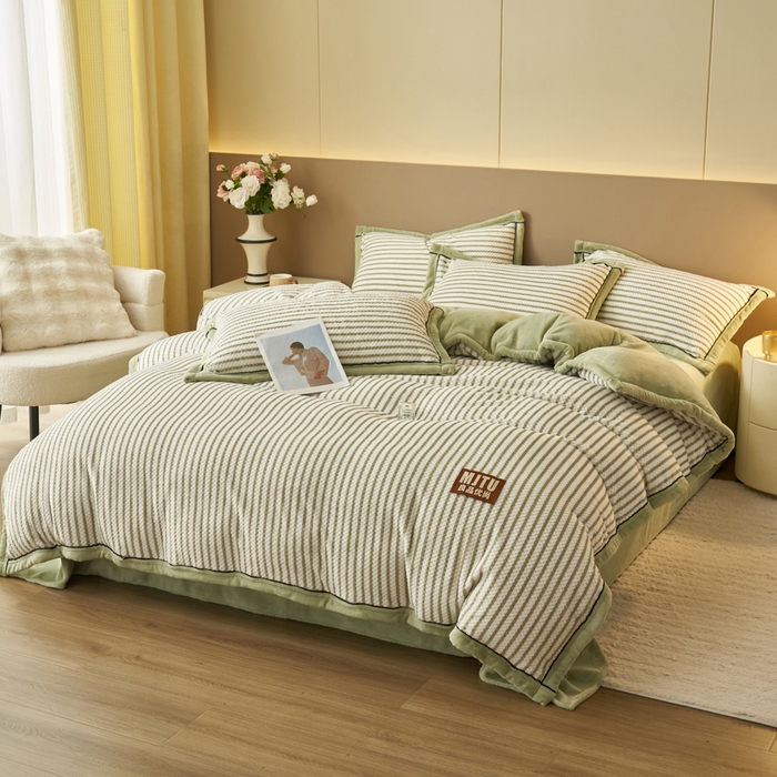 91家纺网 家纺一手货源 找家纺 晨曦家纺 2025新款加厚高克重230克贝贝绒牛奶绒四件套无印风菠萝格 贝贝绒-暖绿