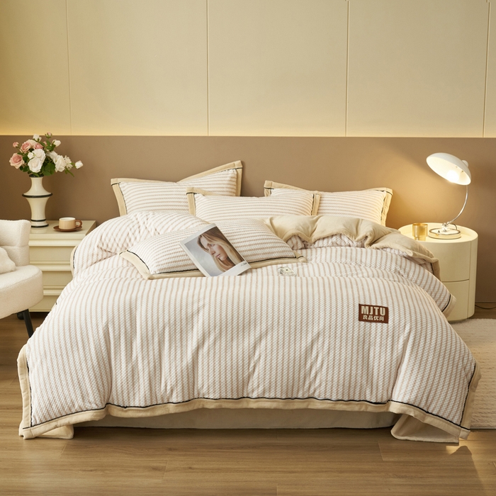 91家纺网 家纺一手货源 找家纺 晨曦家纺 2025新款加厚高克重230克贝贝绒牛奶绒四件套无印风菠萝格 贝贝绒-奶咖