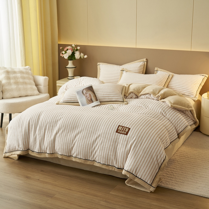 91家纺网 家纺一手货源 找家纺 晨曦家纺 2025新款加厚高克重230克贝贝绒牛奶绒四件套无印风菠萝格 贝贝绒-奶咖