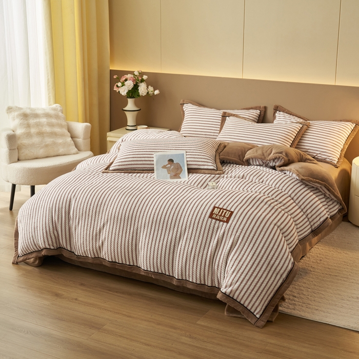 91家纺网 家纺一手货源 找家纺 晨曦家纺 2025新款加厚高克重230克贝贝绒牛奶绒四件套无印风菠萝格 贝贝绒-卡布奇诺咖