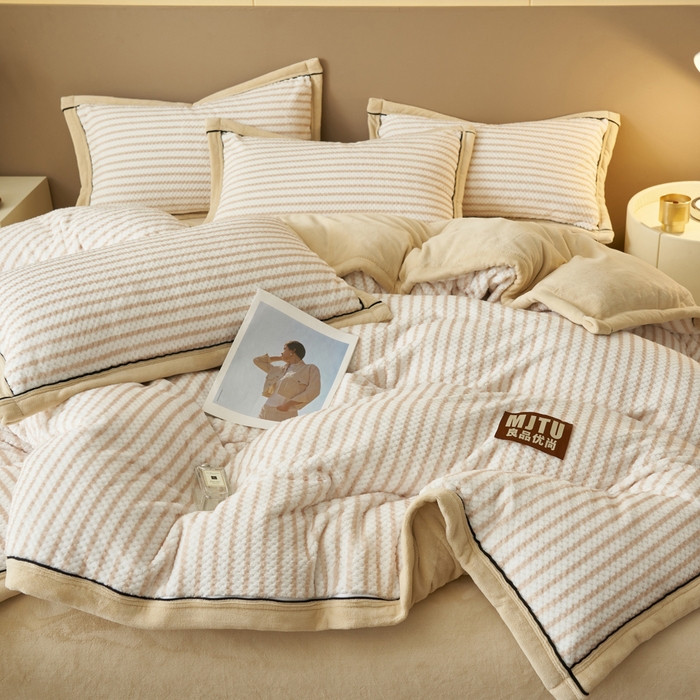 91家纺网 家纺一手货源 找家纺 晨曦家纺 2025新款加厚高克重230克贝贝绒牛奶绒四件套无印风菠萝格 贝贝绒-奶咖